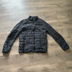 Uniqlo men’s ultra light down jacket